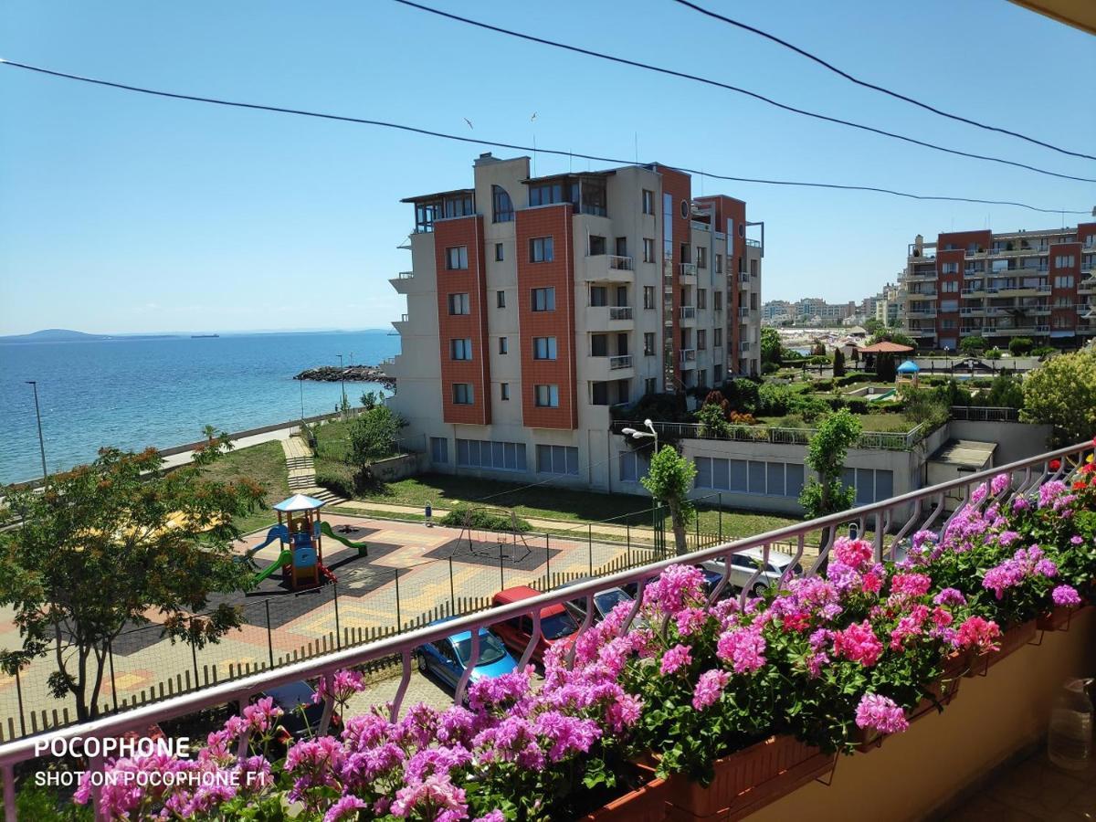Homestay Kostadinov Pomorie Esterno foto