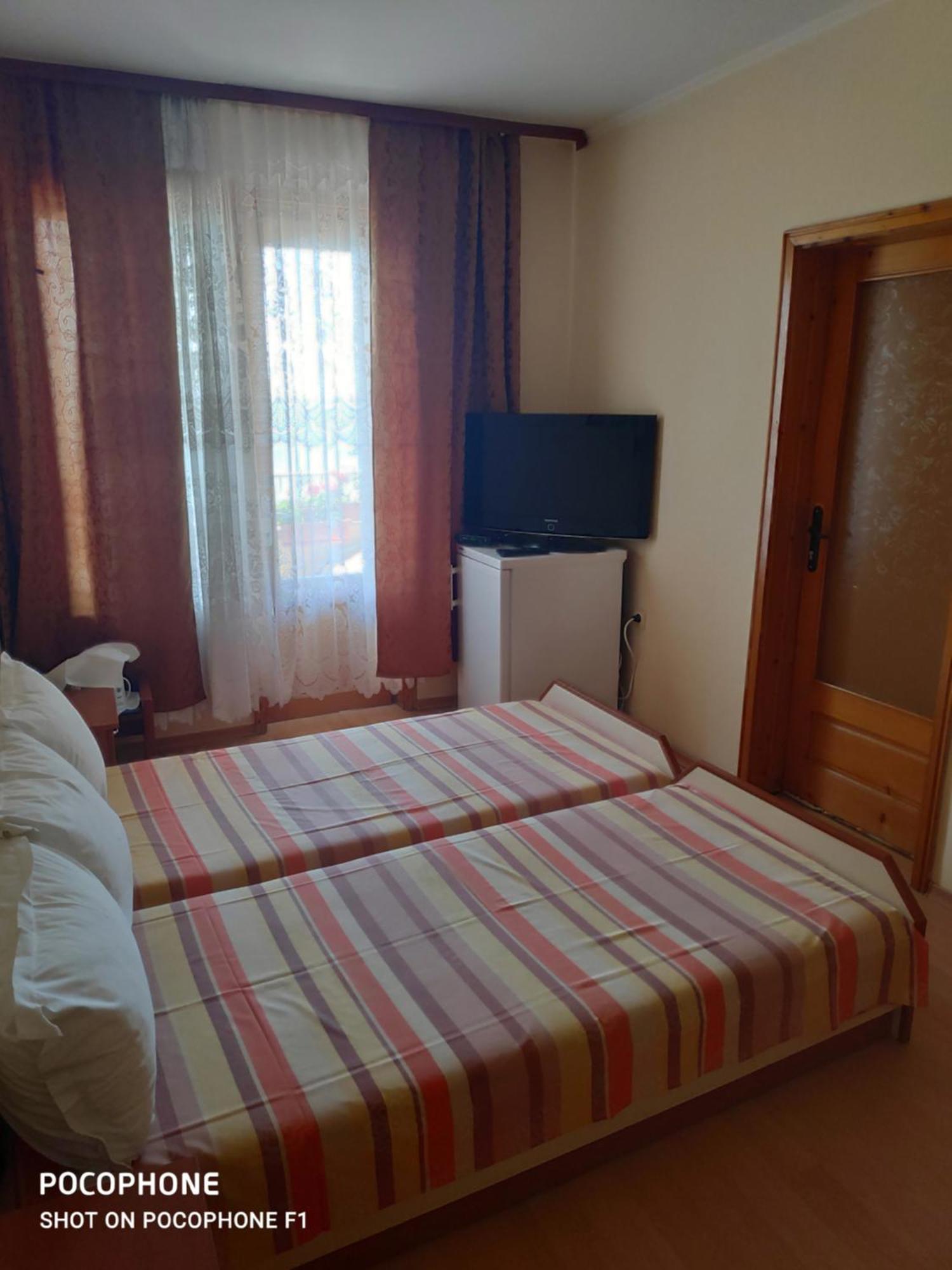 Homestay Kostadinov Pomorie Esterno foto