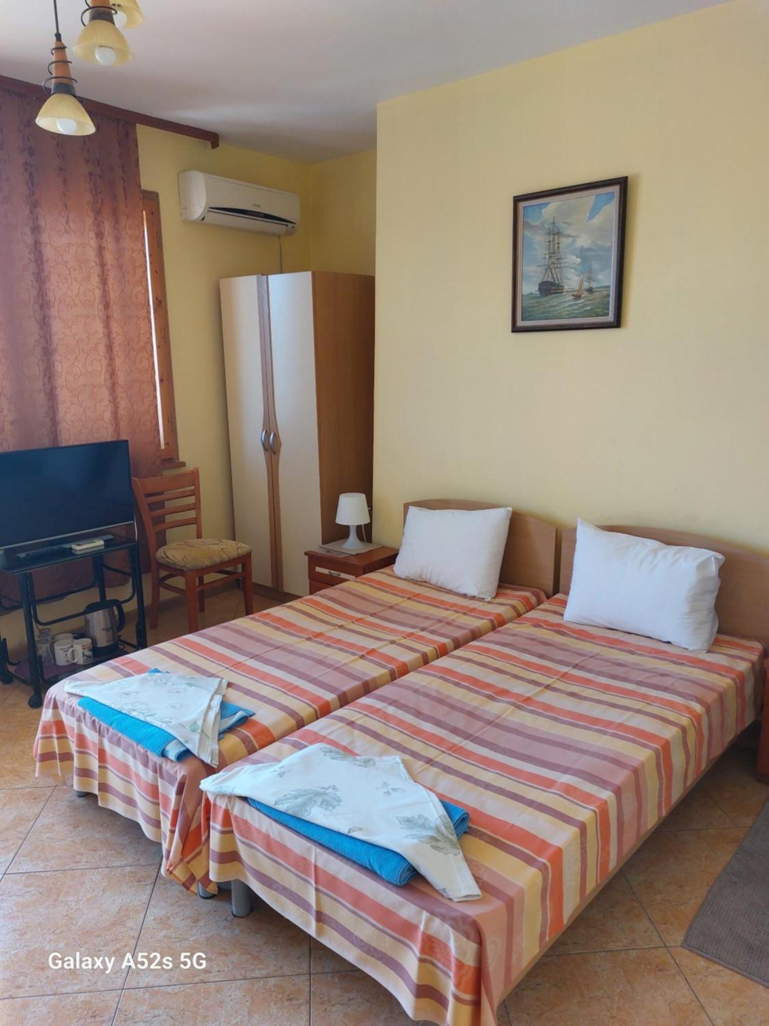 Homestay Kostadinov Pomorie Esterno foto