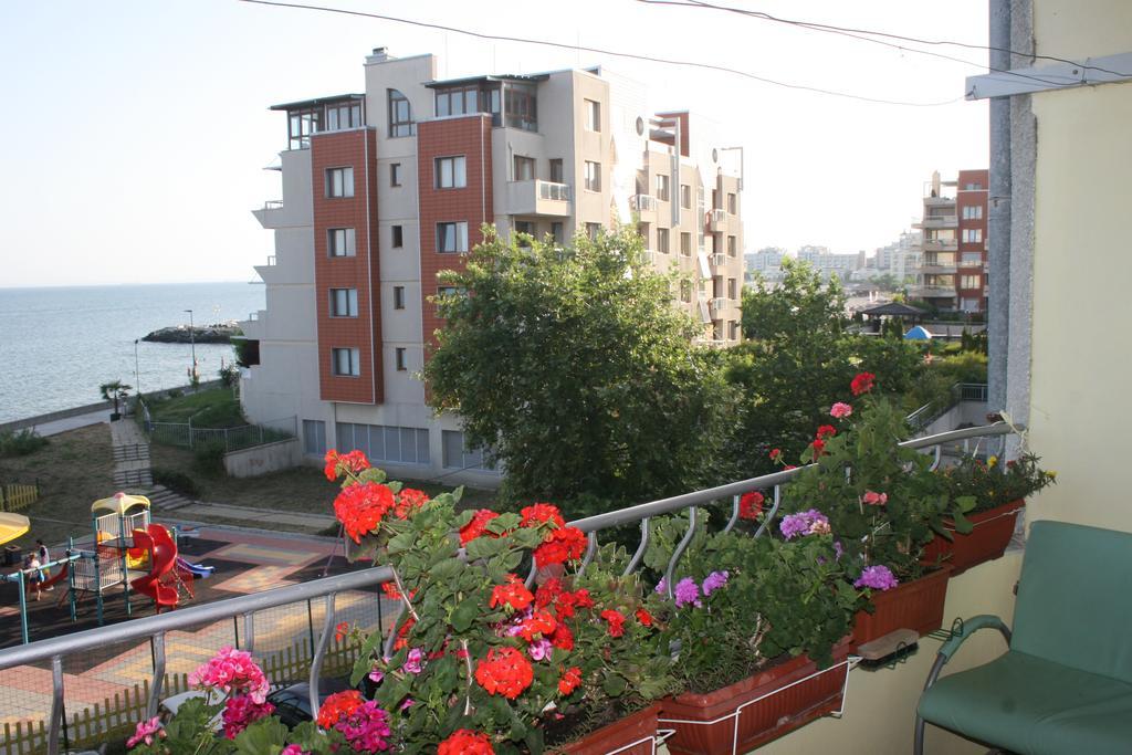 Homestay Kostadinov Pomorie Esterno foto